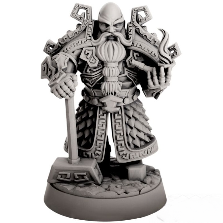 Миниатюра "Дварф с молотом"