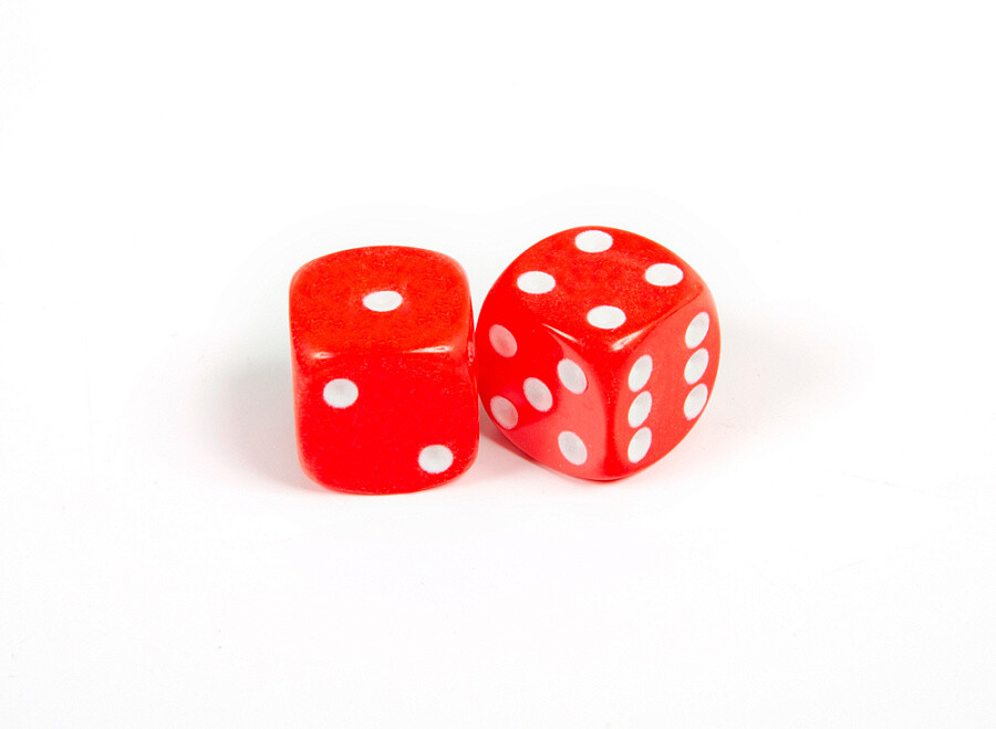 Набор из 2 кубиков D6, 16мм. Красный с белыми точками в блистере