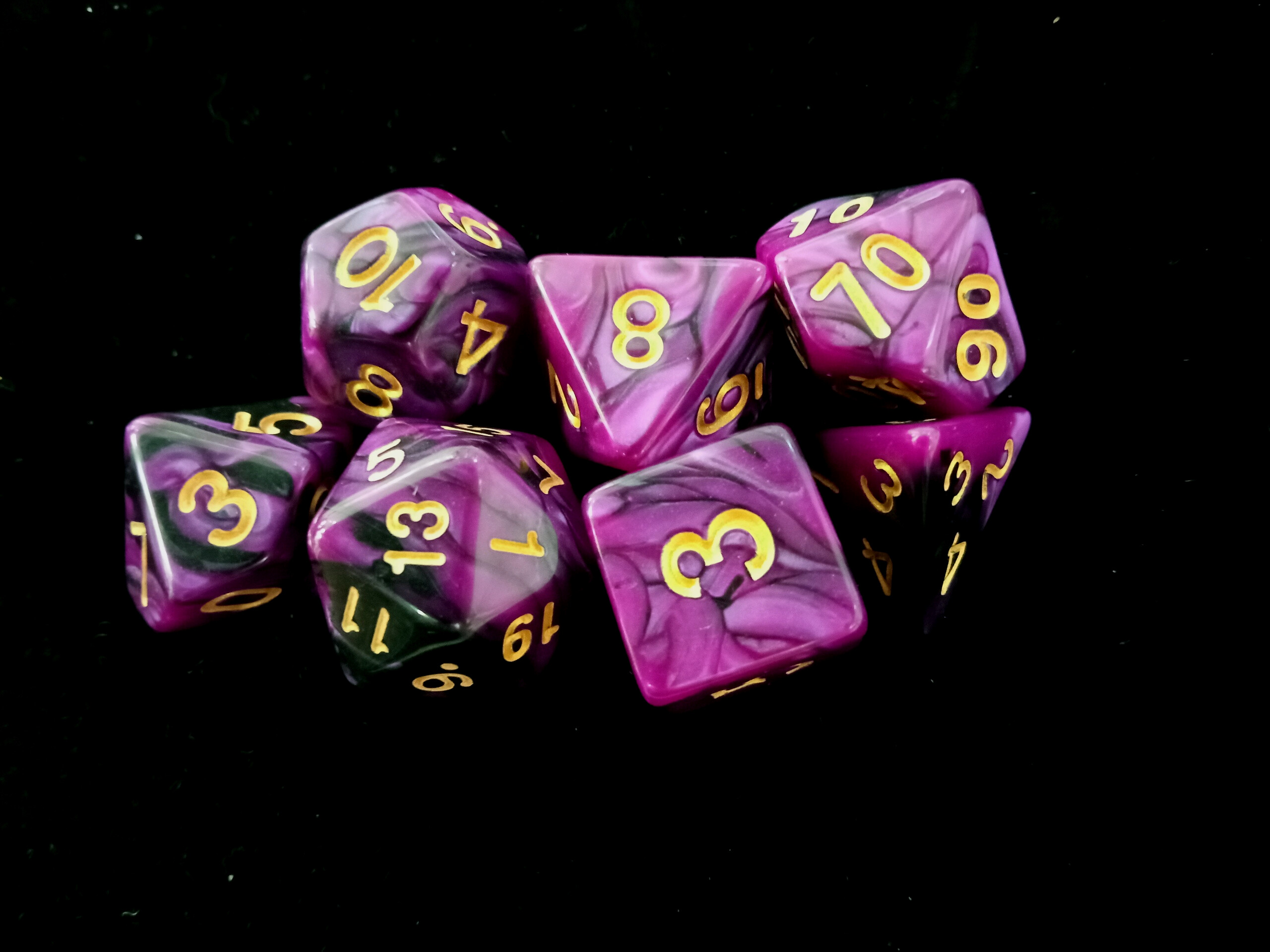 Набор кубиков для RPG 7 шт.  перламутровые фиолетово-черные